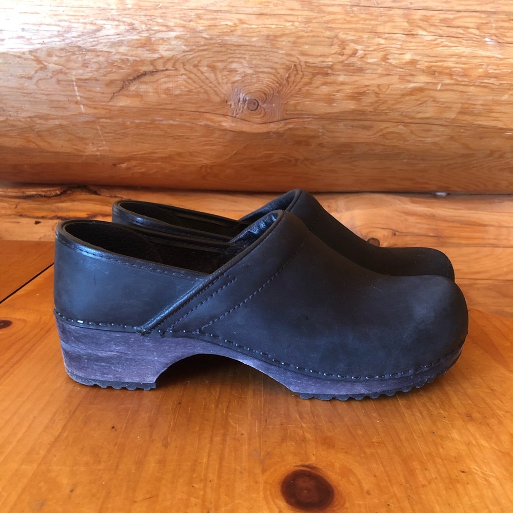 Sanita clogs. Black. Size 40